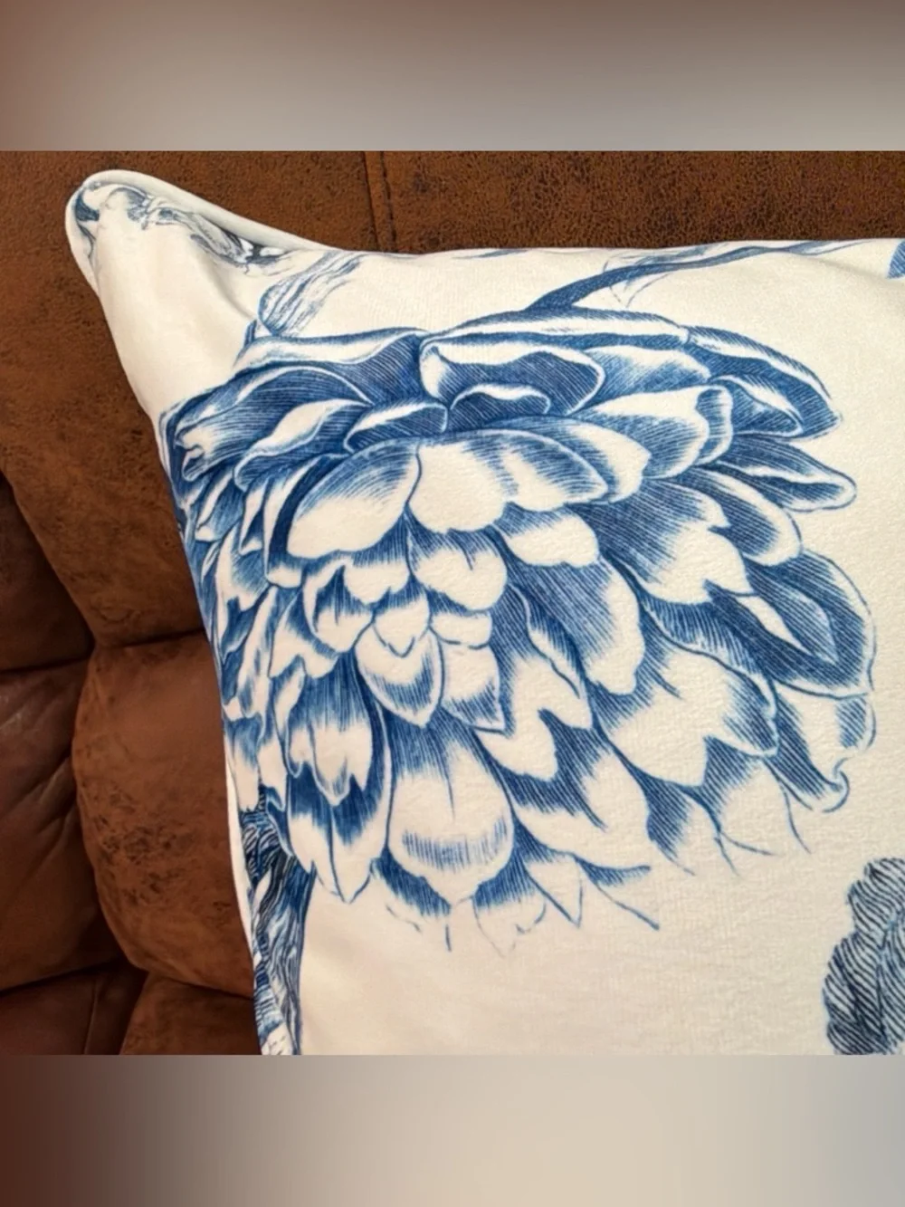 Soho Studio Decorative Throw Pillow 20” Boho Blossoms Floral Design Luxe Velvet‎